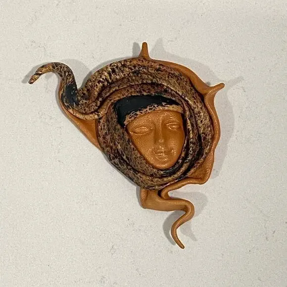 VTG Art to Wear Brooch Mexican Hand tooled Soft Leather Profile,Face, Pin,Ethnic - Picture 3 of 7